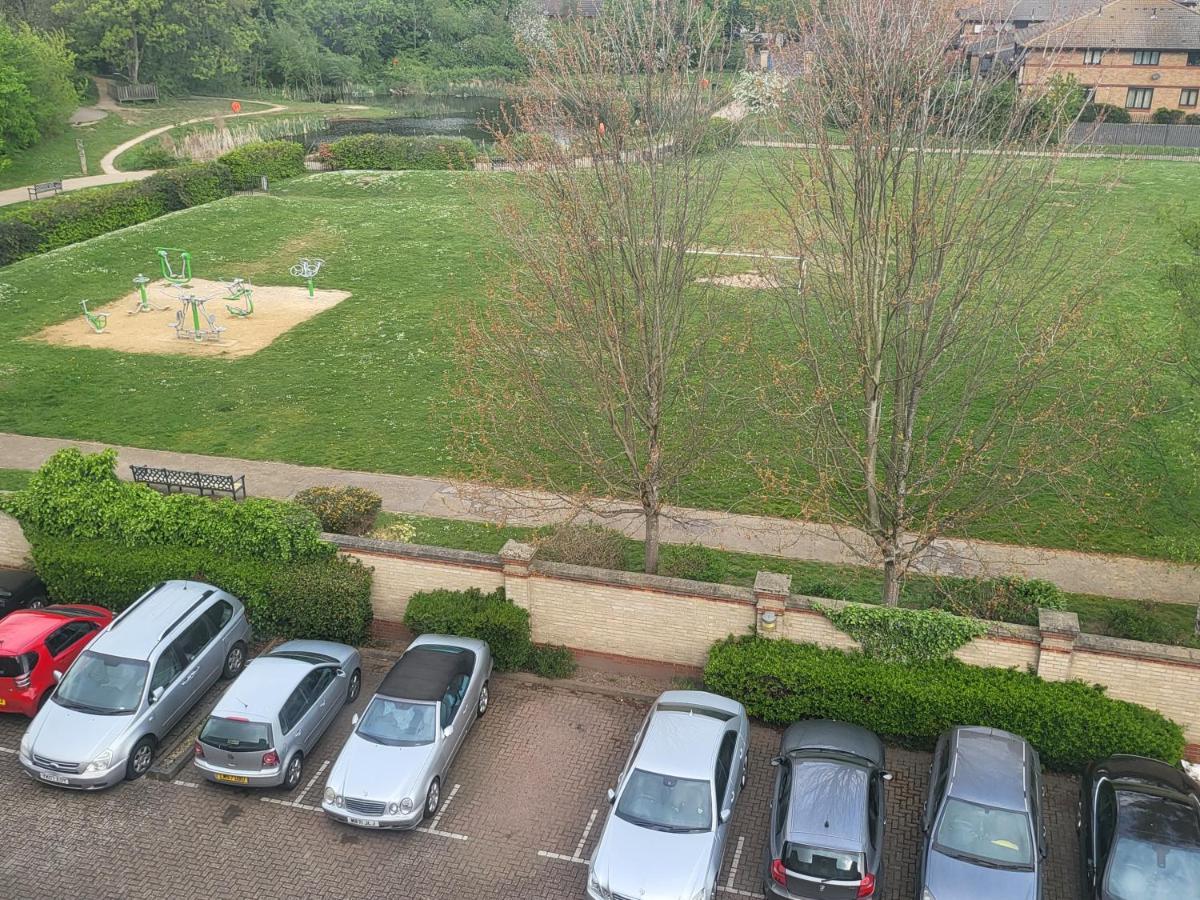 Spacious Neat Penthouse Apartment With Great View In London Exterior foto