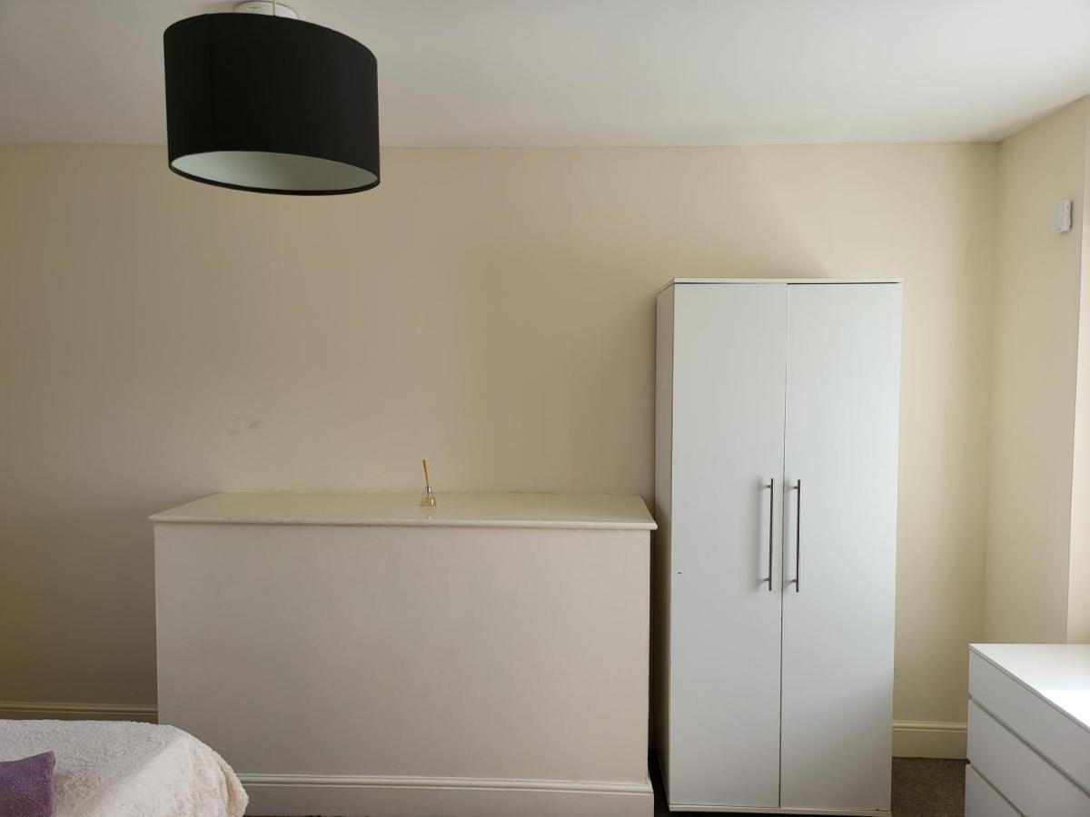 Spacious Neat Penthouse Apartment With Great View In London Exterior foto